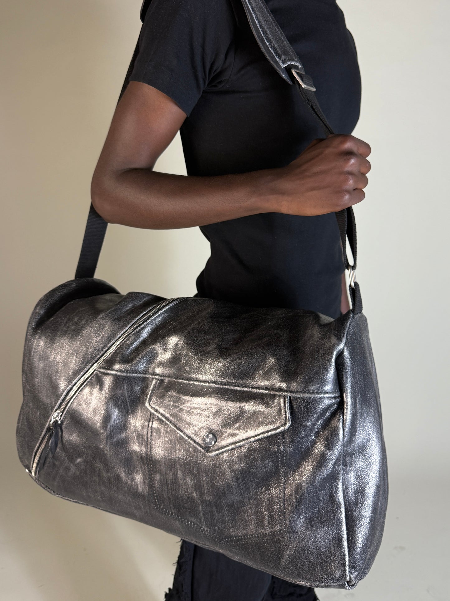 Diagonal zipper bag L v2