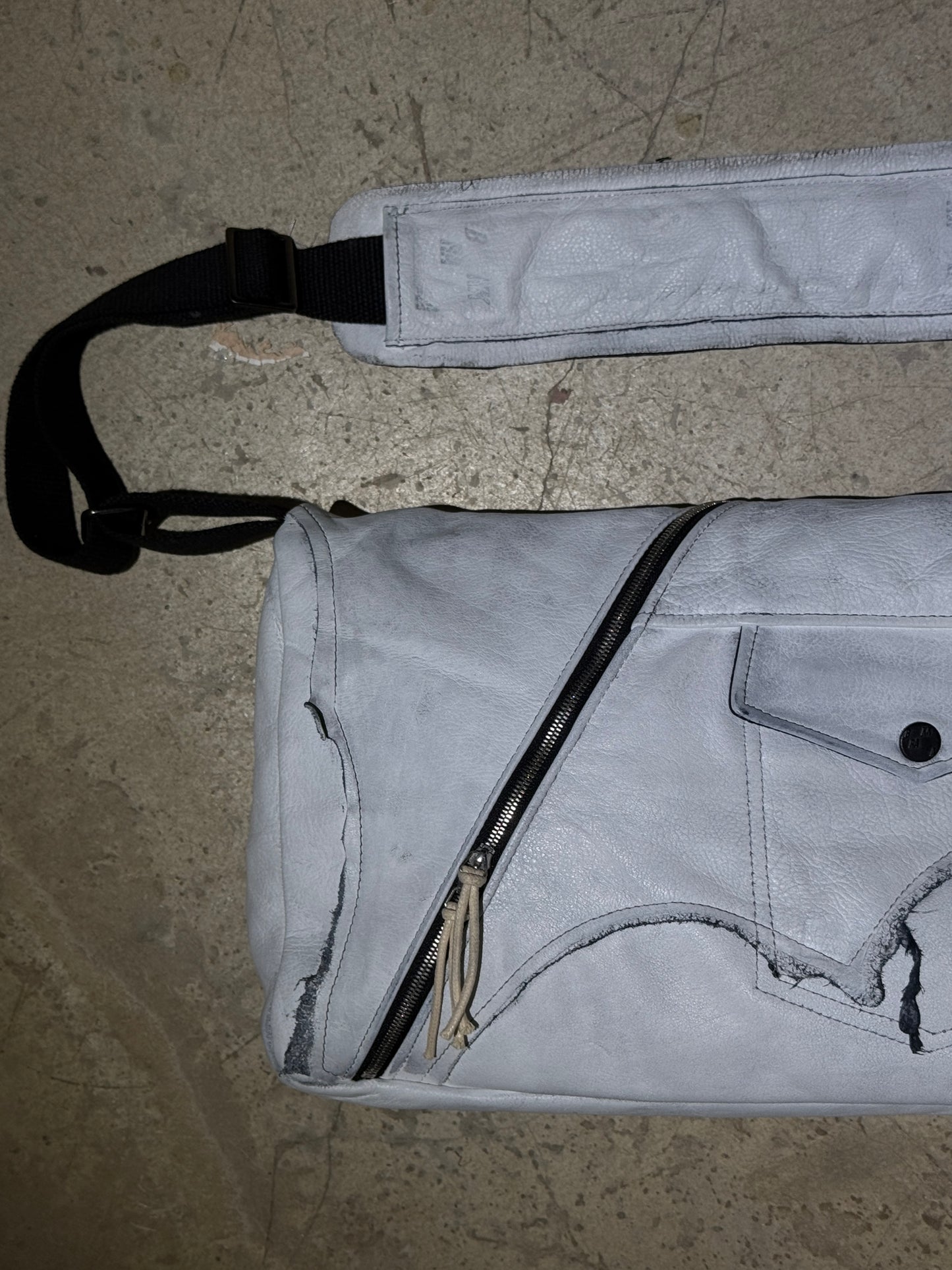 Diagonal zipper bag M v2