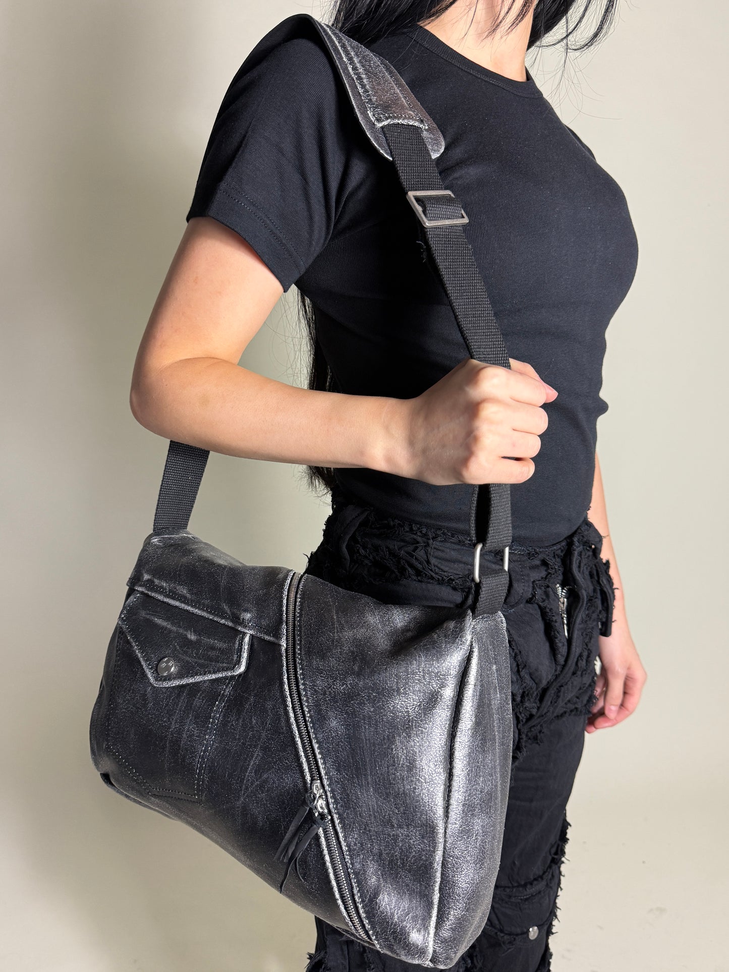 Diagonal zipper bag m v2