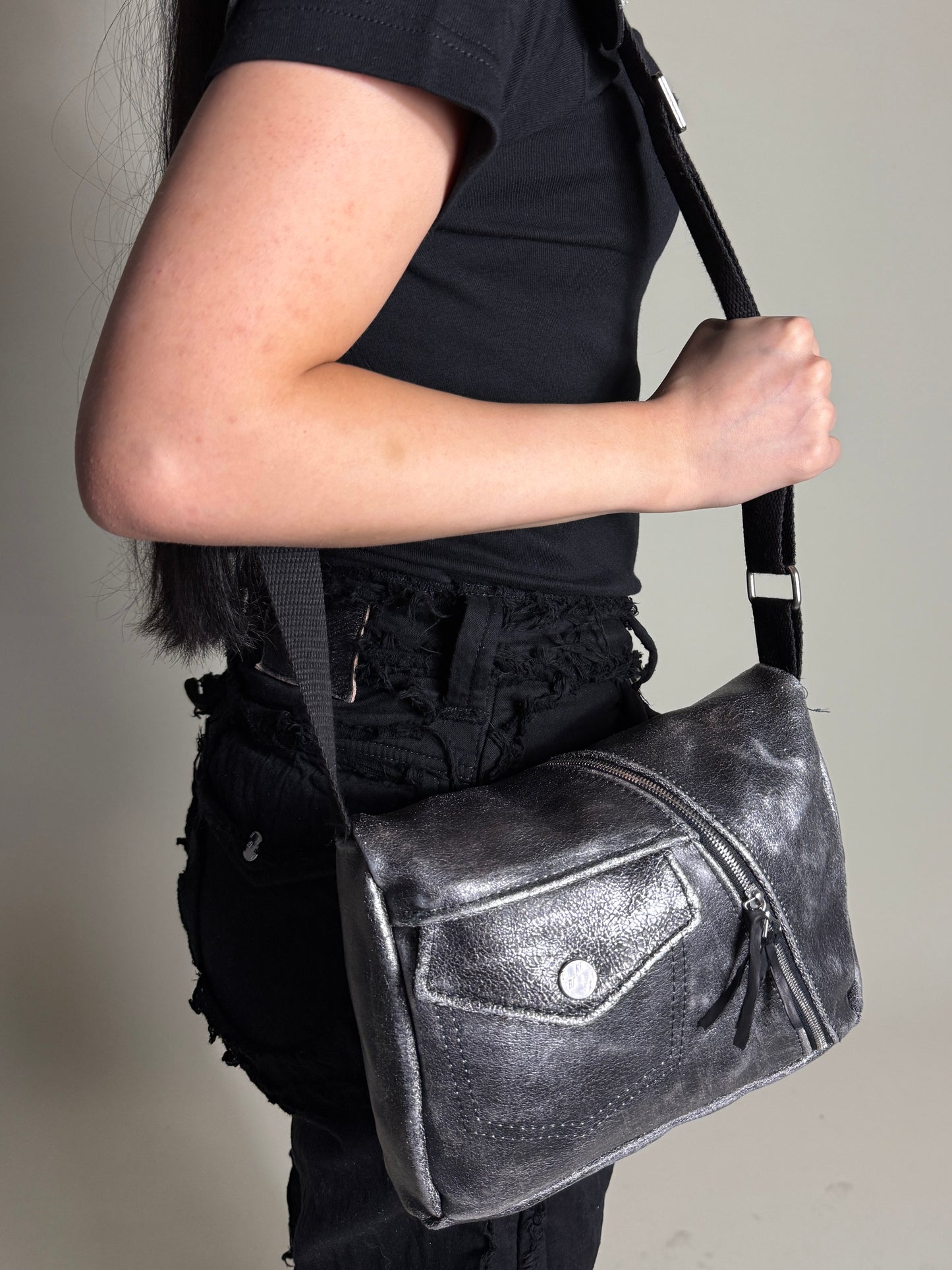 Diagonal zipper bag s v2