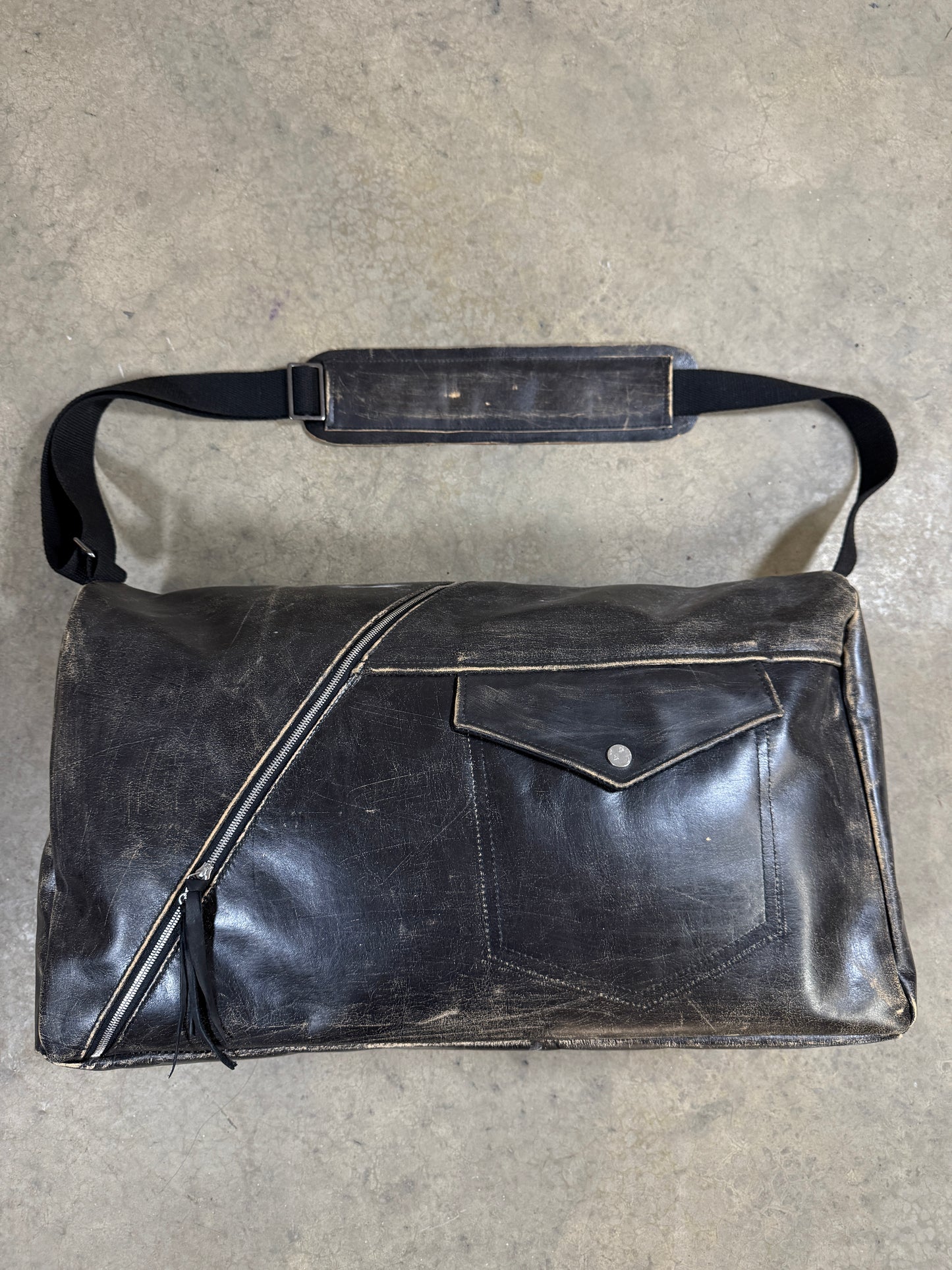 Diagonal zipper bag v2 L
